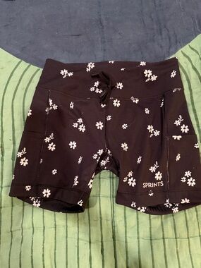 Black Floral Athletic Bike Shorts with Side Pockets